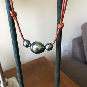 New Tahitian & Freshwater Pearls Leather Necklace
